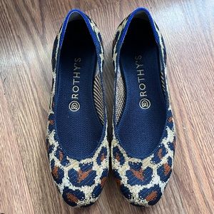 Rothy’s leopard print round toe flats. Worn twice size 8.5 EUC